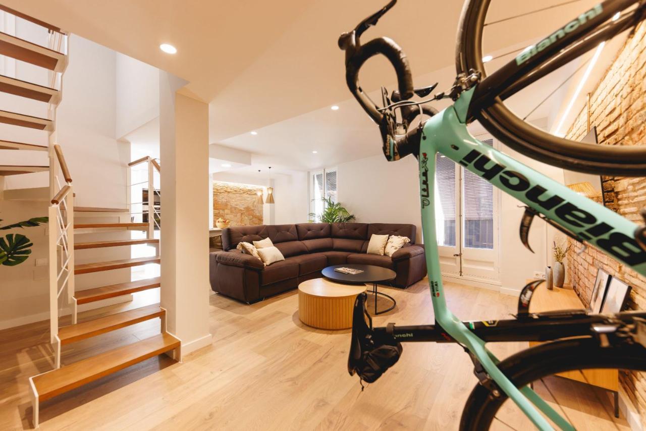 Bravissimo Cort Reial Duplex, Spacious With 3 Bedrooms خيرونا المظهر الخارجي الصورة