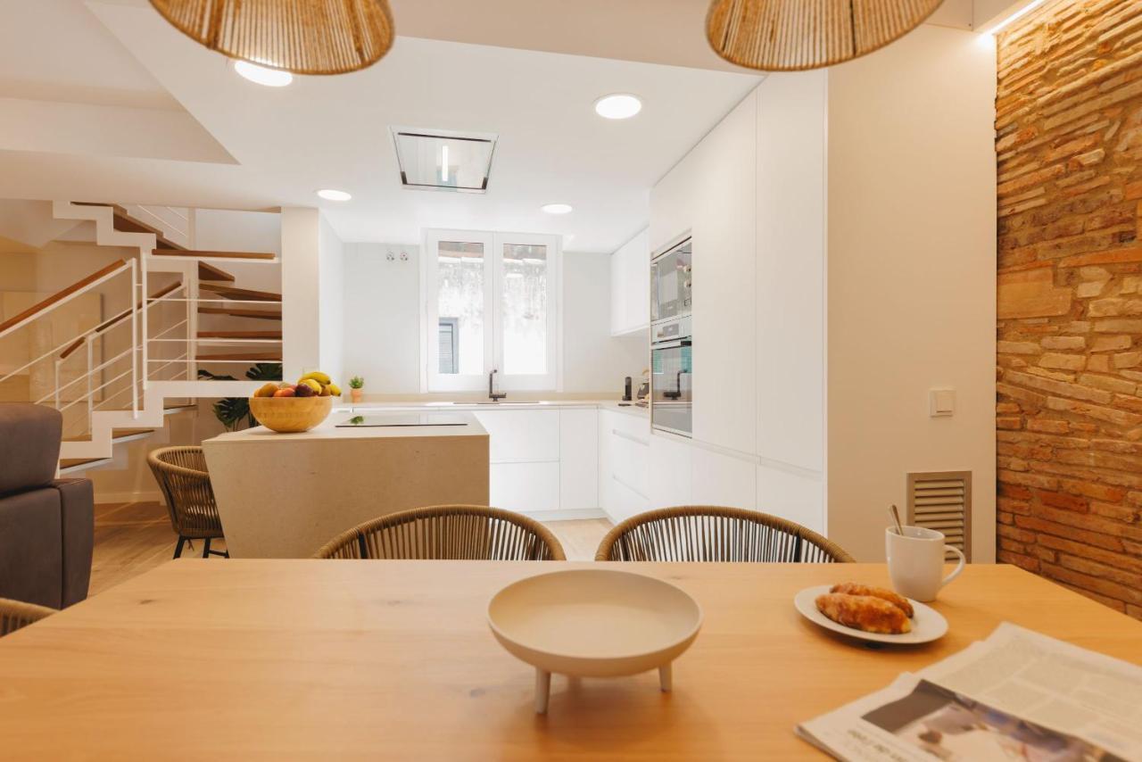 Bravissimo Cort Reial Duplex, Spacious With 3 Bedrooms خيرونا المظهر الخارجي الصورة