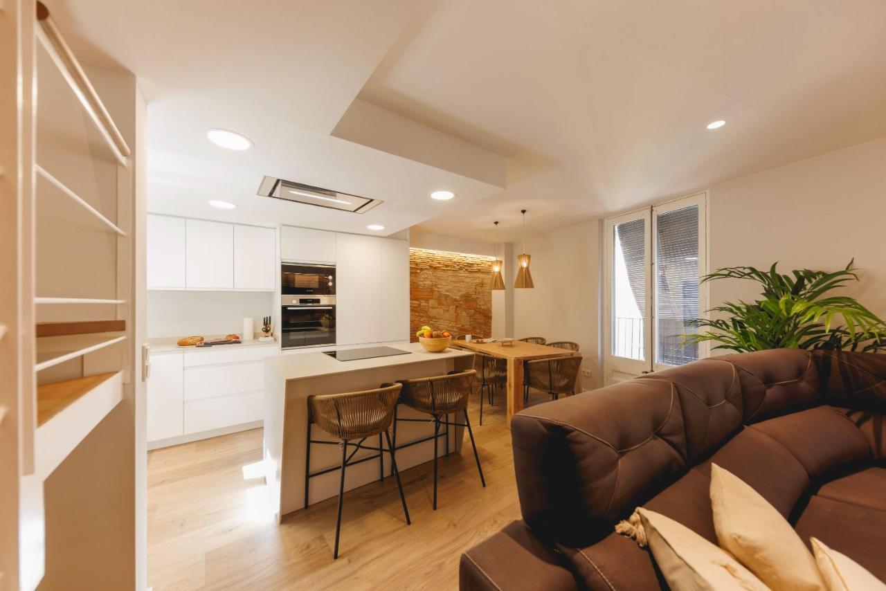 Bravissimo Cort Reial Duplex, Spacious With 3 Bedrooms خيرونا المظهر الخارجي الصورة