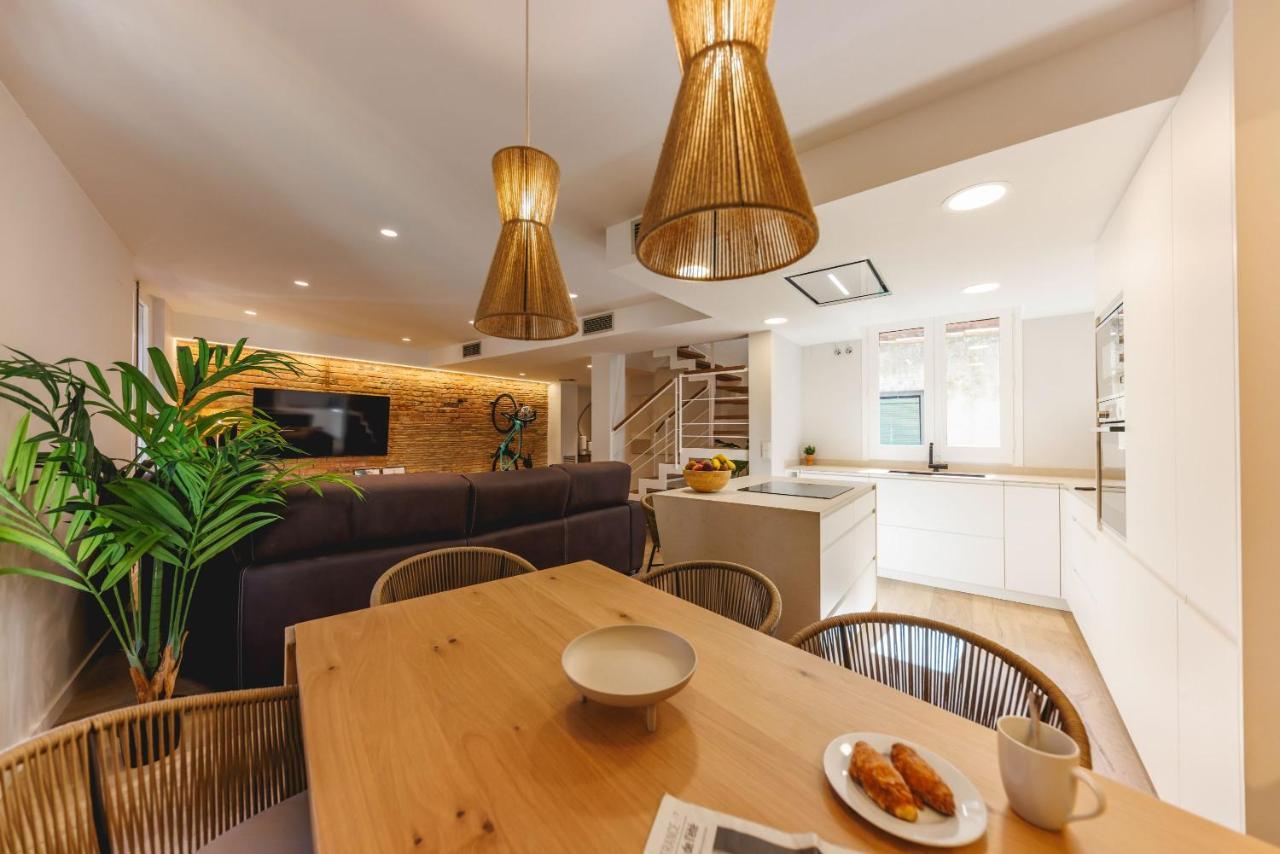 Bravissimo Cort Reial Duplex, Spacious With 3 Bedrooms خيرونا المظهر الخارجي الصورة